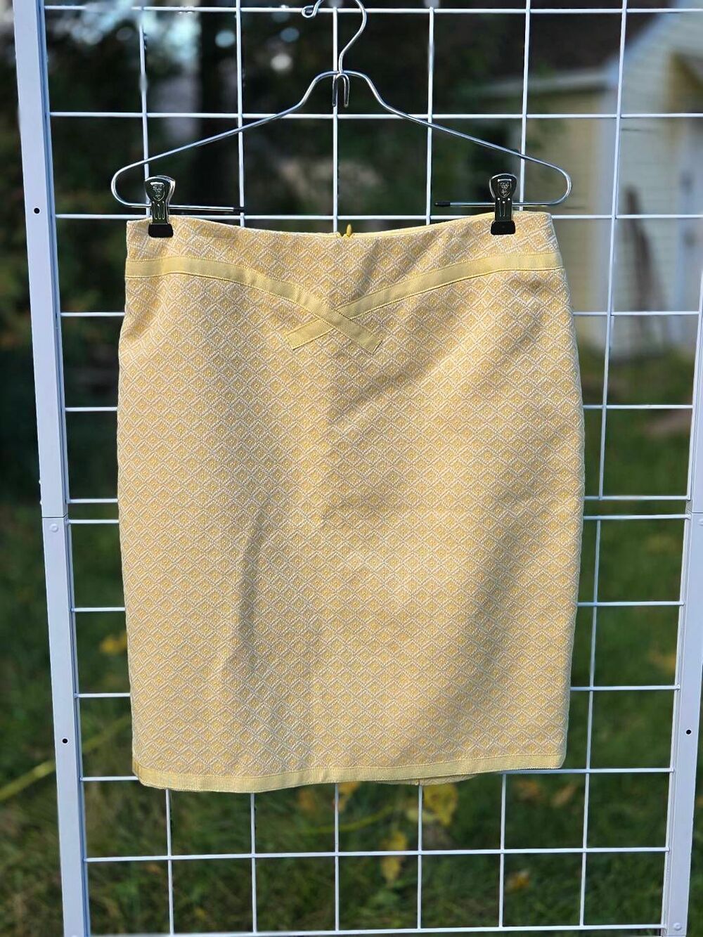VTG 90S Y2K Nanette Lepore Yellow Textured Pencil Skirt Sz. 4